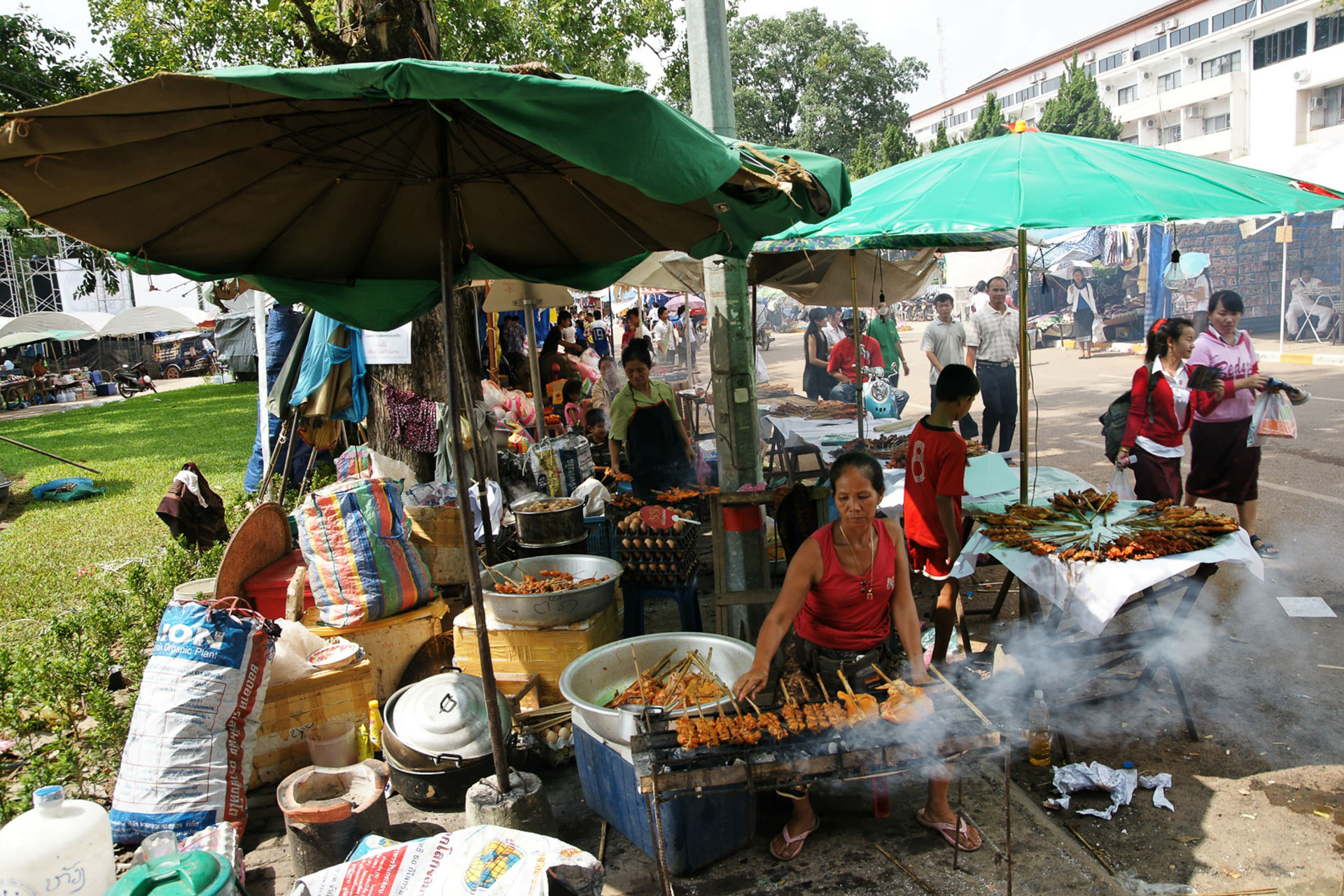 Entlang des Kais Fa Ngum